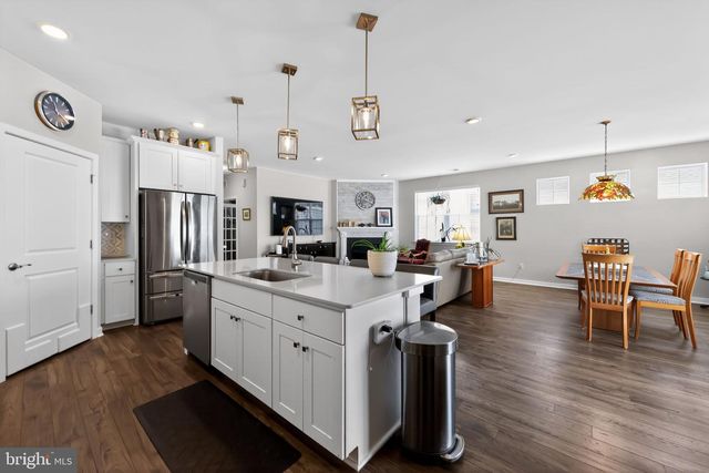 203 CONGRESSIONAL CT, Moorestown, NJ 08057