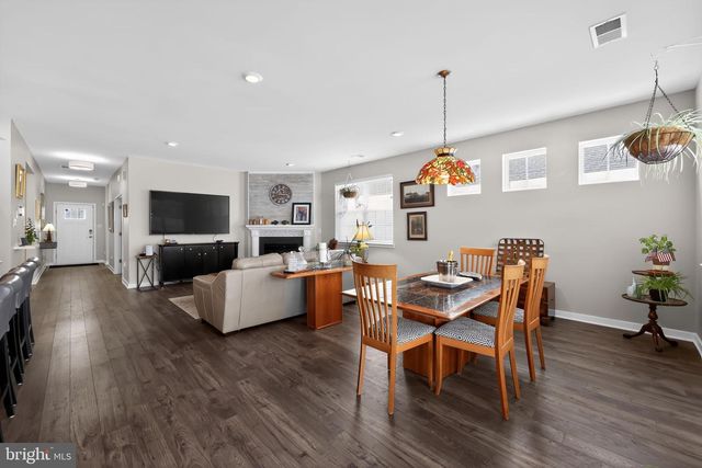 203 CONGRESSIONAL CT, Moorestown, NJ 08057