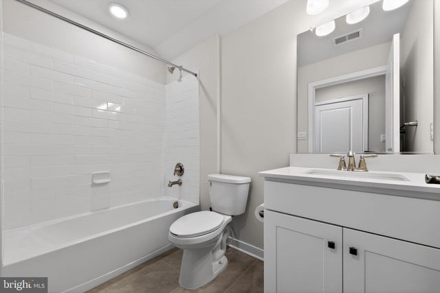 203 CONGRESSIONAL CT, Moorestown, NJ 08057