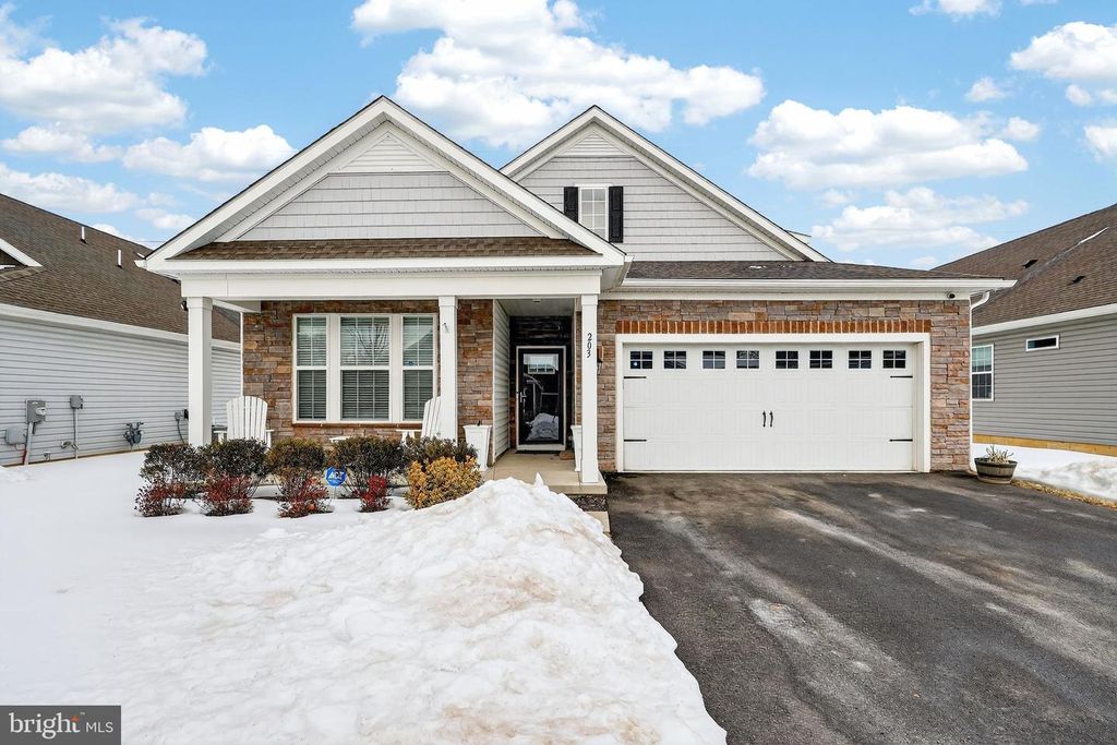 203 CONGRESSIONAL CT, Moorestown, NJ 08057