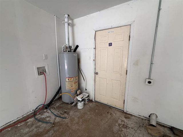 1204 Aransas ST, Lockhart, TX 78644