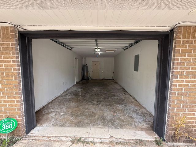1204 Aransas ST, Lockhart, TX 78644