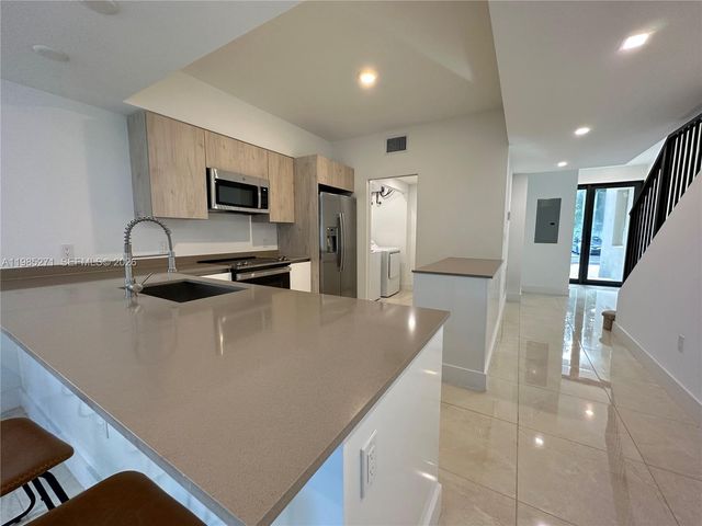 5481 W Oak Way 5481, Dania Beach, FL 33314