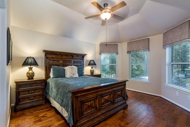15823 Lake Loop Drive, Cypress, TX 77433