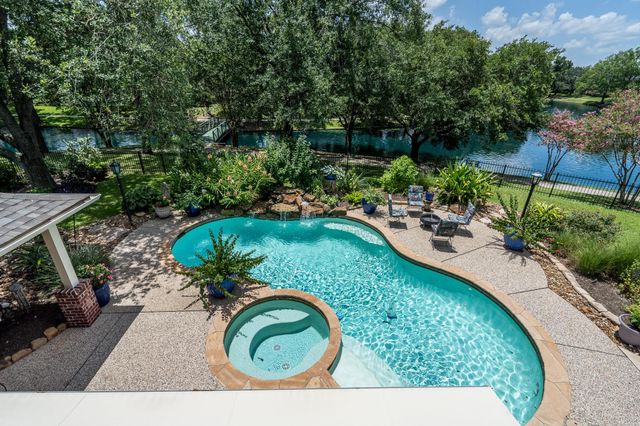 15823 Lake Loop Drive, Cypress, TX 77433