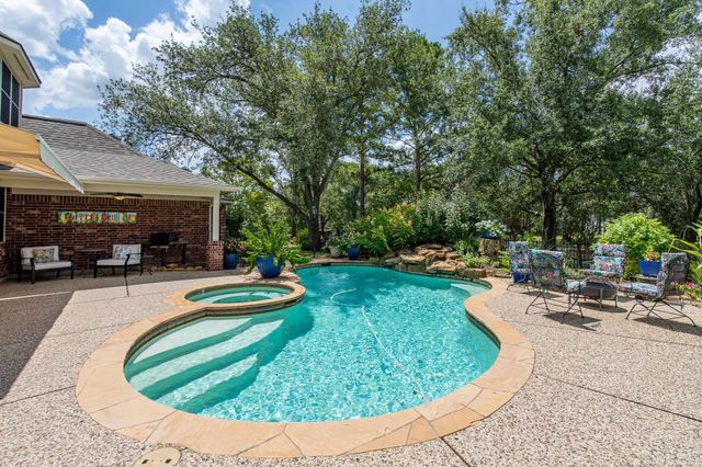 15823 Lake Loop Drive, Cypress, TX 77433