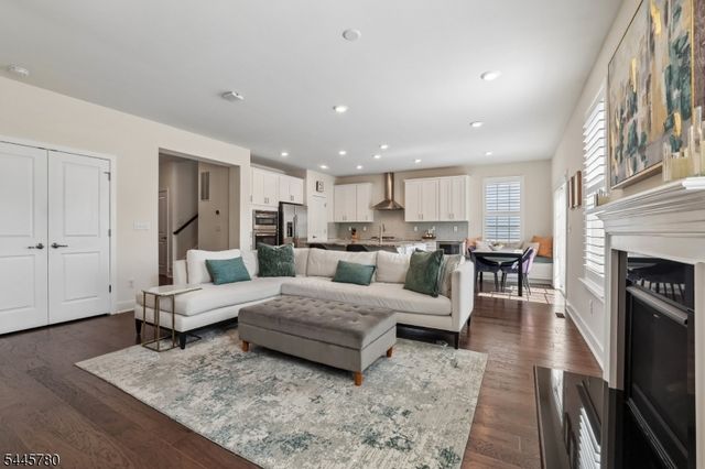 3 Harmon Dr, Tinton Falls Boro, NJ 07724