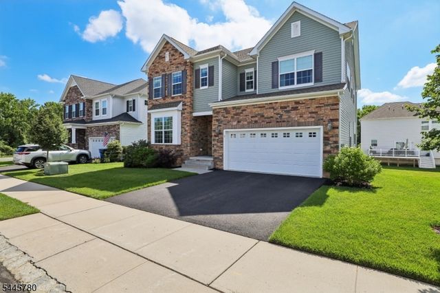 3 Harmon Dr, Tinton Falls Boro, NJ 07724