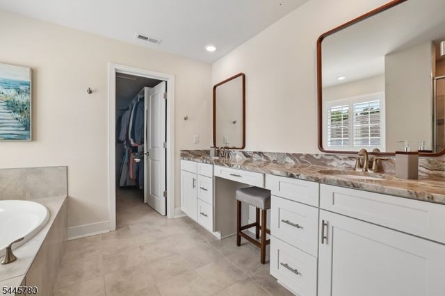 3 Harmon Dr, Tinton Falls Boro, NJ 07724