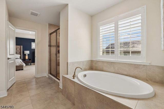 3 Harmon Dr, Tinton Falls Boro, NJ 07724
