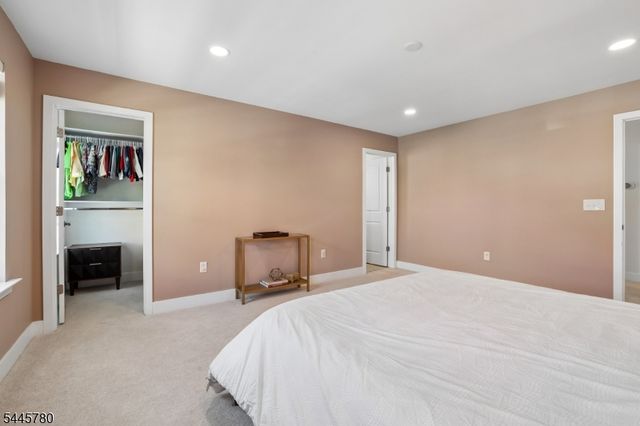 3 Harmon Dr, Tinton Falls Boro, NJ 07724