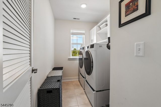 3 Harmon Dr, Tinton Falls Boro, NJ 07724
