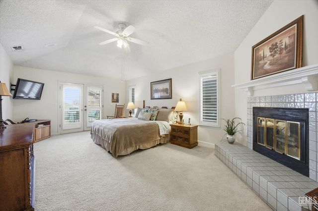 2323 Easthills Drive 34, Bakersfield, CA 93306