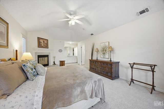 2323 Easthills Drive 34, Bakersfield, CA 93306