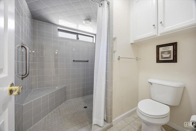 2323 Easthills Drive 34, Bakersfield, CA 93306