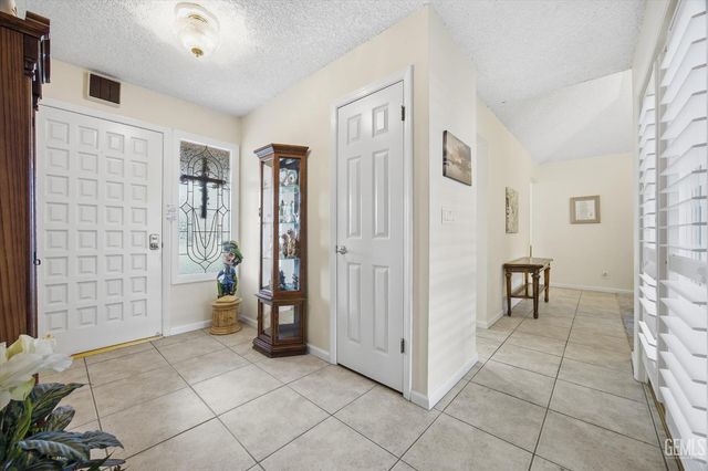 2323 Easthills Drive 34, Bakersfield, CA 93306