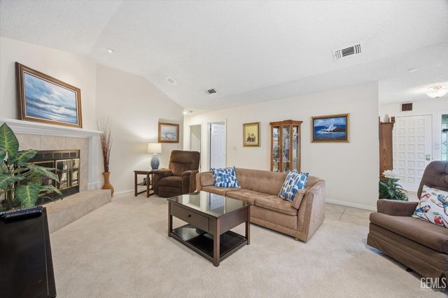 2323 Easthills Drive 34, Bakersfield, CA 93306