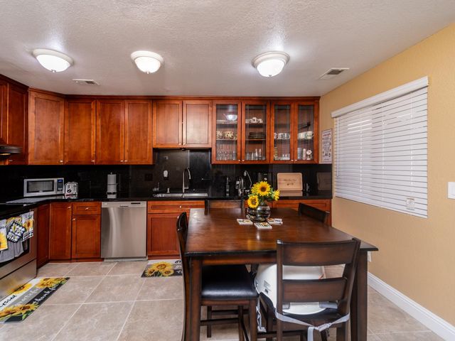 2286 Piccardo Cir, Stockton, CA 95207