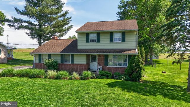 1106 VILLAGE RD, Lancaster, PA 17602