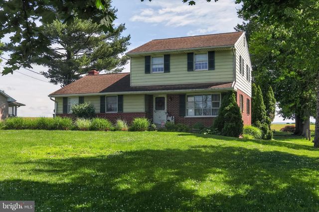 1106 VILLAGE RD, Lancaster, PA 17602