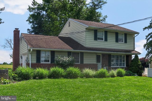 1106 VILLAGE RD, Lancaster, PA 17602