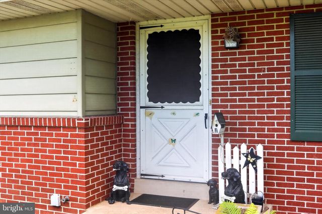 1106 VILLAGE RD, Lancaster, PA 17602