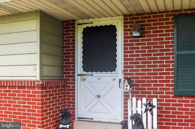 1106 VILLAGE RD, Lancaster, PA 17602