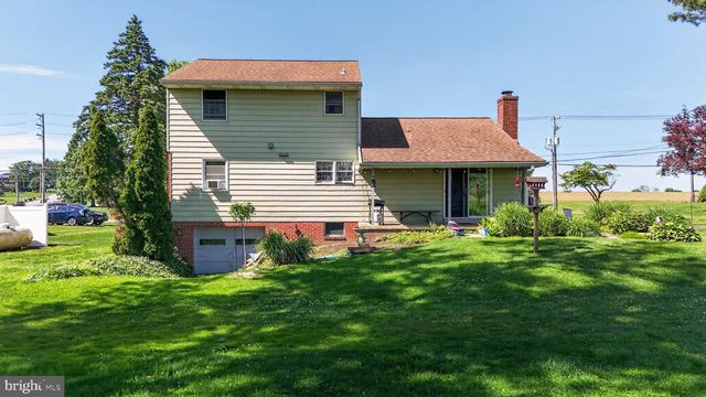 1106 VILLAGE RD, Lancaster, PA 17602