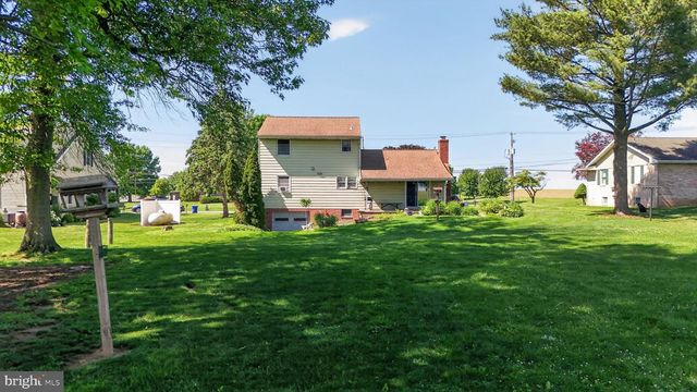 1106 VILLAGE RD, Lancaster, PA 17602