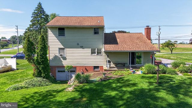 1106 VILLAGE RD, Lancaster, PA 17602