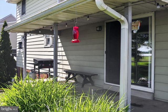 1106 VILLAGE RD, Lancaster, PA 17602