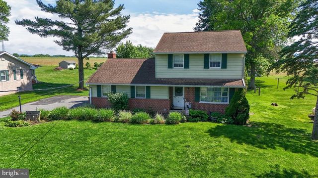 1106 VILLAGE RD, Lancaster, PA 17602