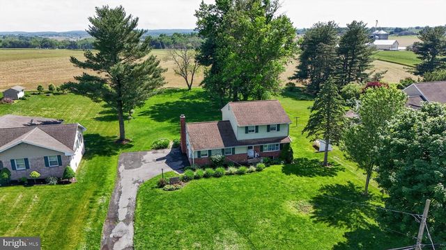 1106 VILLAGE RD, Lancaster, PA 17602