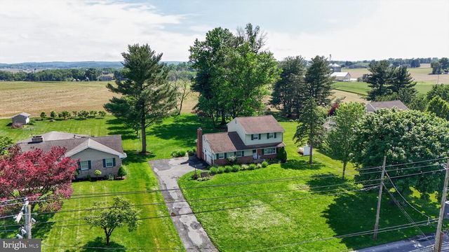 1106 VILLAGE RD, Lancaster, PA 17602