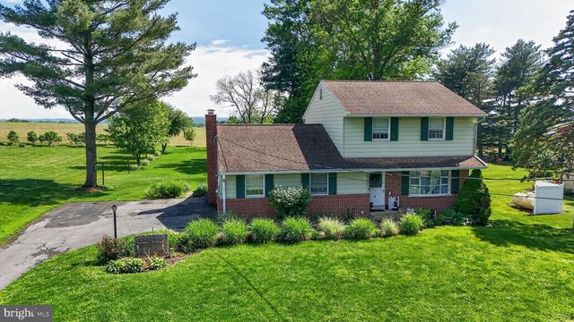 1106 VILLAGE RD, Lancaster, PA 17602