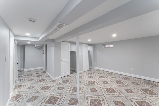 17031 Grand Central Parkway, Jamaica Hills, NY 11432