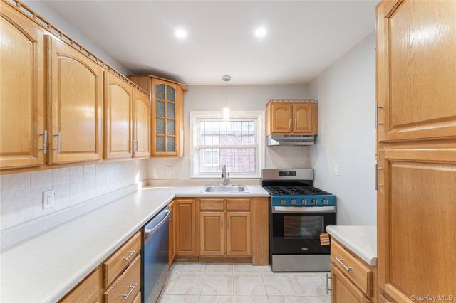 17031 Grand Central Parkway, Jamaica Hills, NY 11432