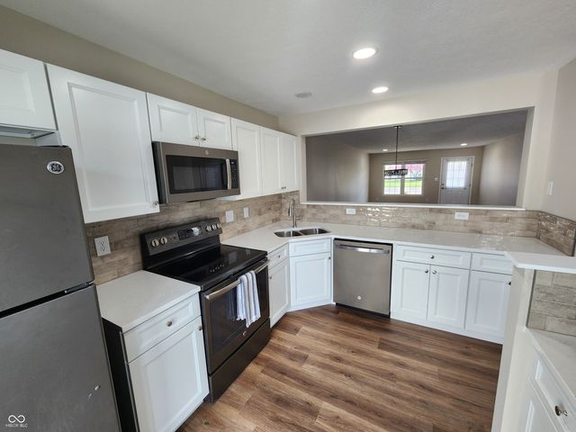 9646 Ladson Street, Fishers, IN 46038