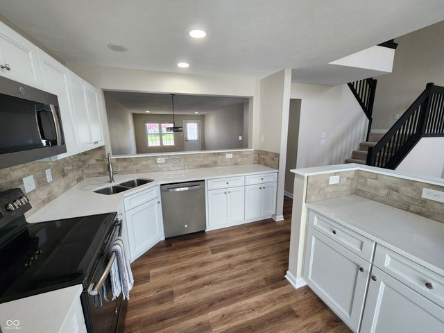 9646 Ladson Street, Fishers, IN 46038
