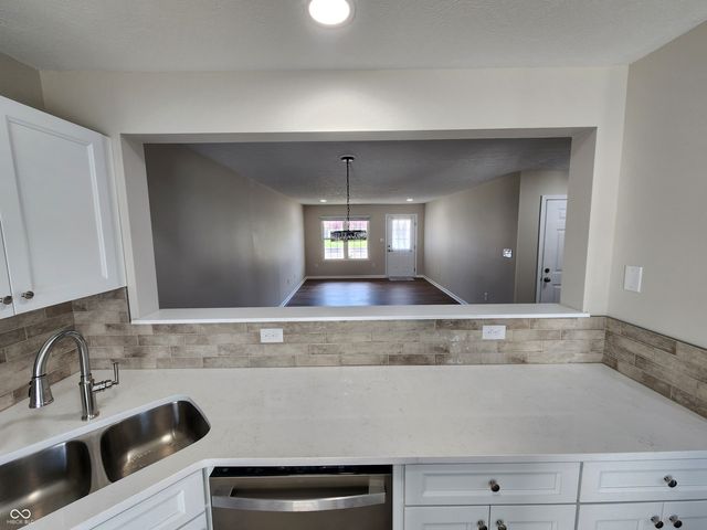 9646 Ladson Street, Fishers, IN 46038