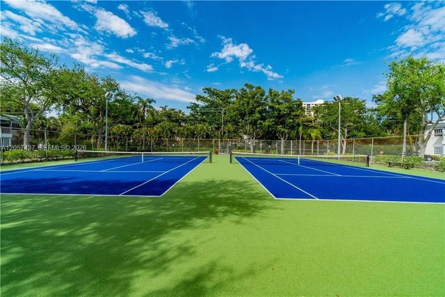 6339 Bay Club Dr 2, Fort Lauderdale, FL 33308