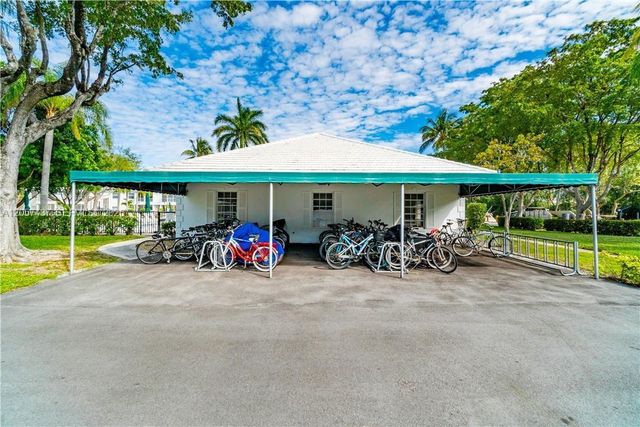 6339 Bay Club Dr 2, Fort Lauderdale, FL 33308