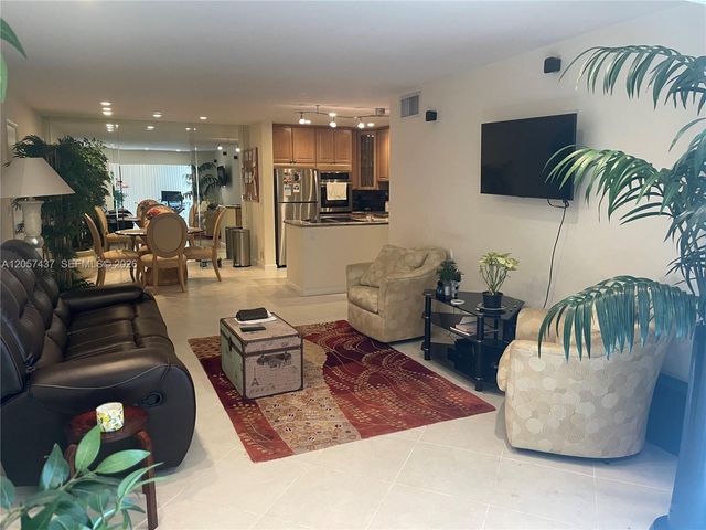 6339 Bay Club Dr 2, Fort Lauderdale, FL 33308