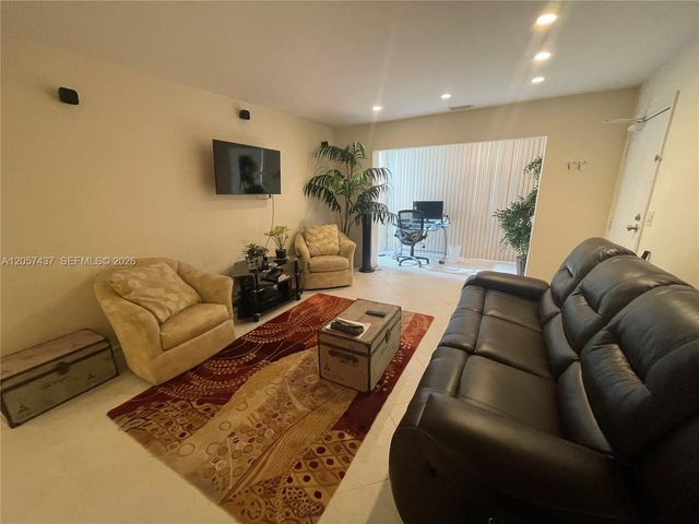 6339 Bay Club Dr 2, Fort Lauderdale, FL 33308