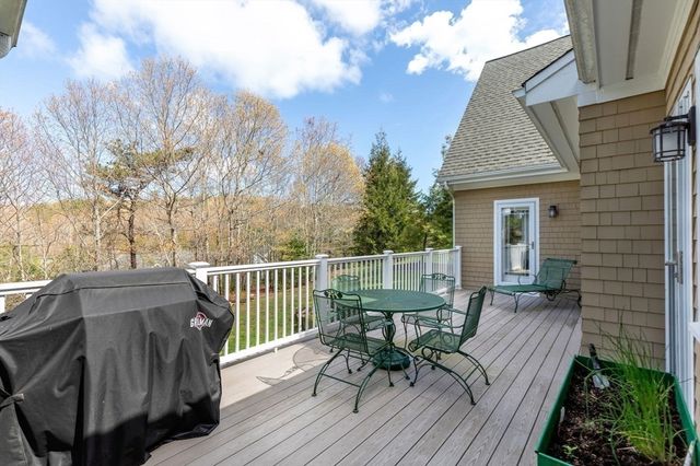 18 Aberdeen 18, Plymouth, MA 02360