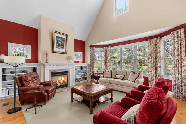 18 Aberdeen 18, Plymouth, MA 02360
