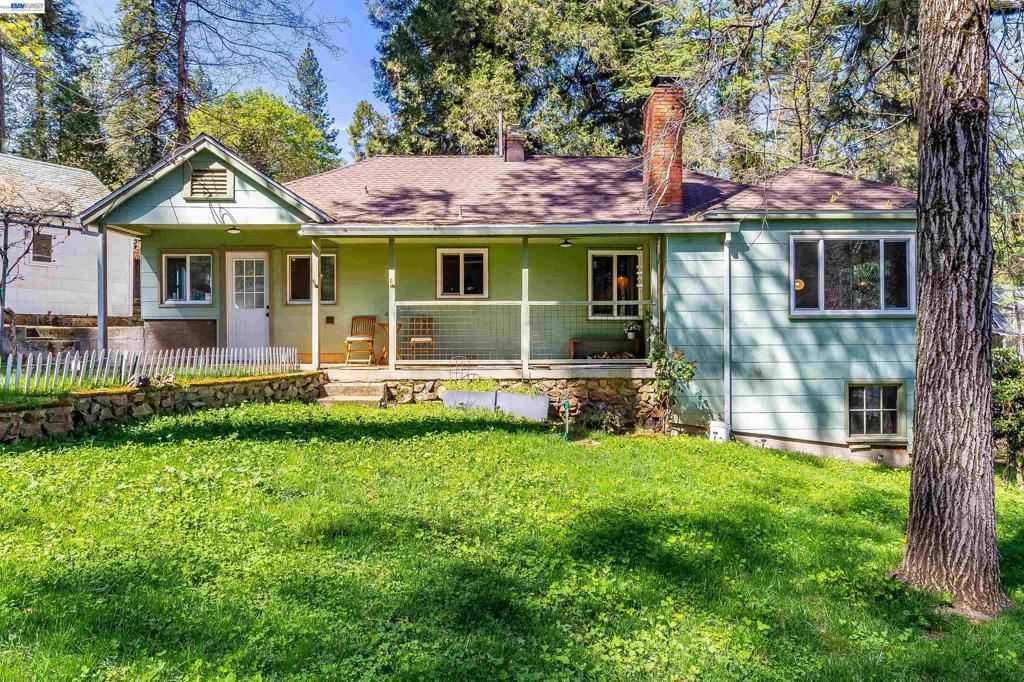Image 1 of property listing at 11896 Nancy Ln, Grass Valley, CA 95945