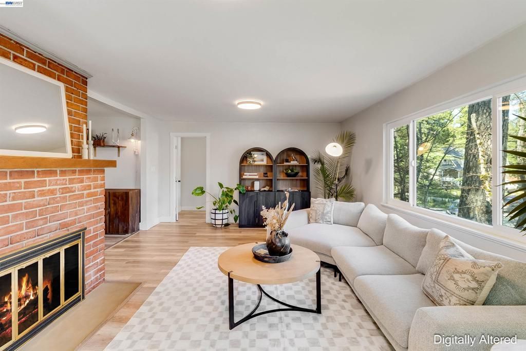 Image 11 of property listing at 11896 Nancy Ln, Grass Valley, CA 95945