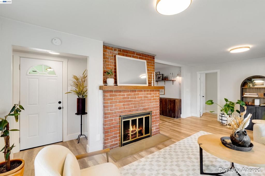 Image 12 of property listing at 11896 Nancy Ln, Grass Valley, CA 95945