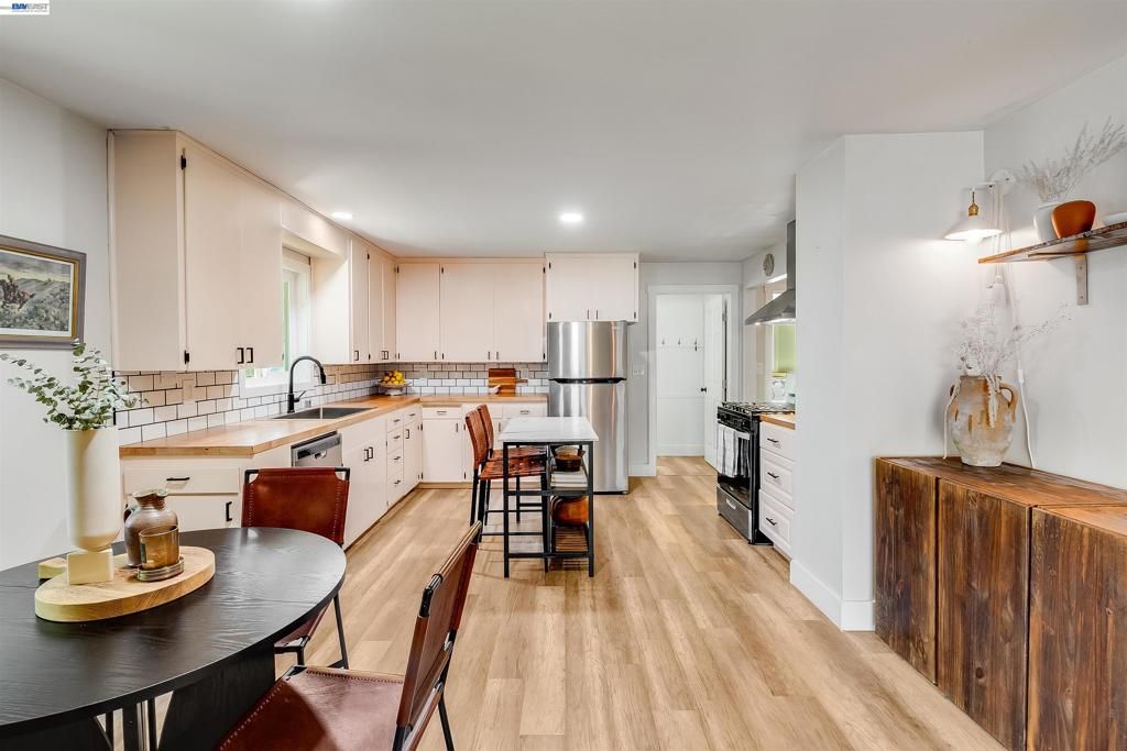 Image 17 of property listing at 11896 Nancy Ln, Grass Valley, CA 95945